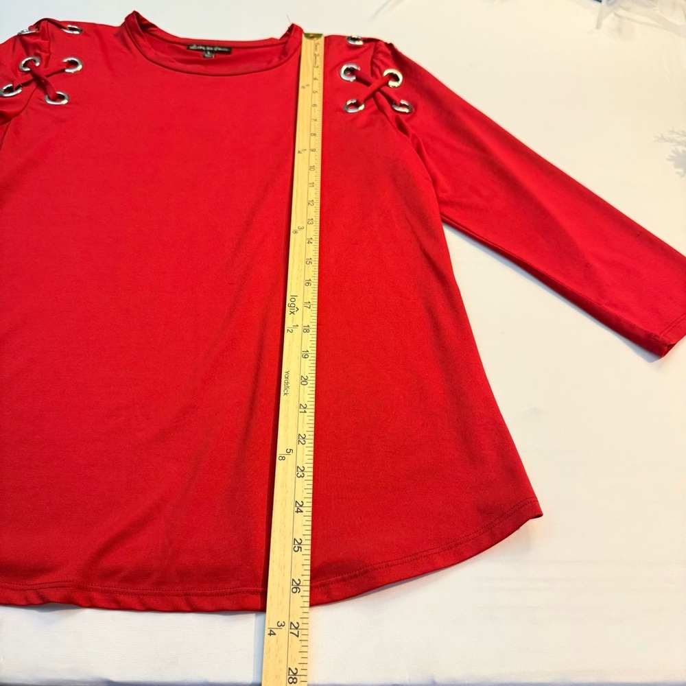 Alison‎ Andrews Red Top Large Grommet Lace-Up Shoulder Long Sleeve Blouse - Picture 7 of 12